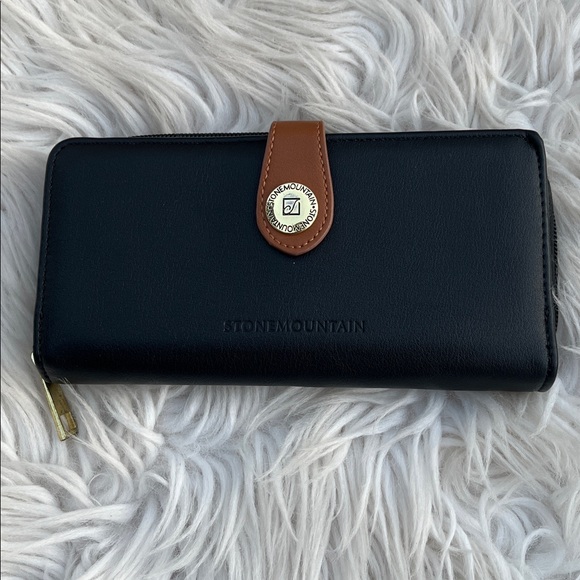 STONE MOUNTAIN Authentic Ludlow Zip Around Wallet Black Pebbled Leather nwot - Picture 1 of 15